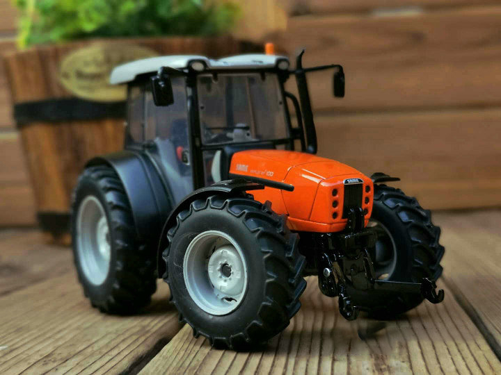 1/32 Scale Diecast Alloy Tractor Model EXPLORER 3 100 Agricultural Machinery Collection Souvenir Ornaments Vehicle Toys Gift 1/32 Scale Diecast Alloy Tractor Model EXPLORER 3 100 Agricultural Machinery Collection Souvenir Ornaments Vehicle Toys Gift