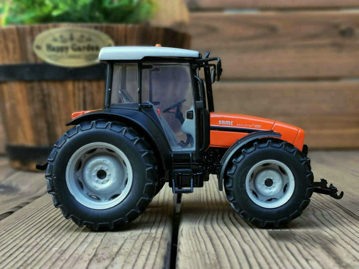 1/32 Scale Diecast Alloy Tractor Model EXPLORER 3 100 Agricultural Machinery Collection Souvenir Ornaments Vehicle Toys Gift 1/32 Scale Diecast Alloy Tractor Model EXPLORER 3 100 Agricultural Machinery Collection Souvenir Ornaments Vehicle Toys Gift