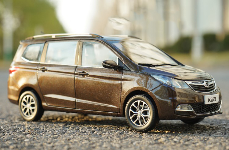 1:18 Scale Off-road Vehicle SUV Diecast Alloy Simulation Car Model Metal Collection Collectible Gifts Souvenir Ornaments Display 1:18 Scale Off-road Vehicle SUV Diecast Alloy Simulation Car Model Metal Collection Collectible Gifts Souvenir Ornaments Display