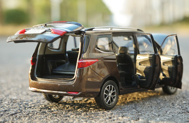 1:18 Scale Off-road Vehicle SUV Diecast Alloy Simulation Car Model Metal Collection Collectible Gifts Souvenir Ornaments Display 1:18 Scale Off-road Vehicle SUV Diecast Alloy Simulation Car Model Metal Collection Collectible Gifts Souvenir Ornaments Display