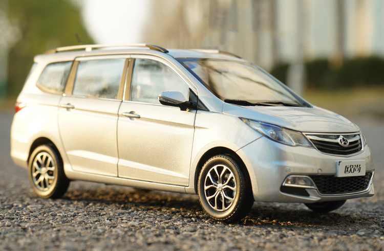 1:18 Scale Off-road Vehicle SUV Diecast Alloy Simulation Car Model Metal Collection Collectible Gifts Souvenir Ornaments Display 1:18 Scale Off-road Vehicle SUV Diecast Alloy Simulation Car Model Metal Collection Collectible Gifts Souvenir Ornaments Display