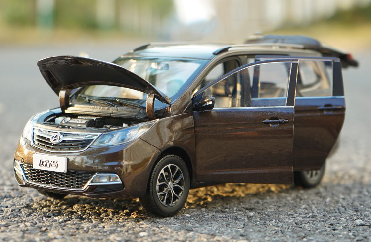 1:18 Scale Off-road Vehicle SUV Diecast Alloy Simulation Car Model Metal Collection Collectible Gifts Souvenir Ornaments Display 1:18 Scale Off-road Vehicle SUV Diecast Alloy Simulation Car Model Metal Collection Collectible Gifts Souvenir Ornaments Display