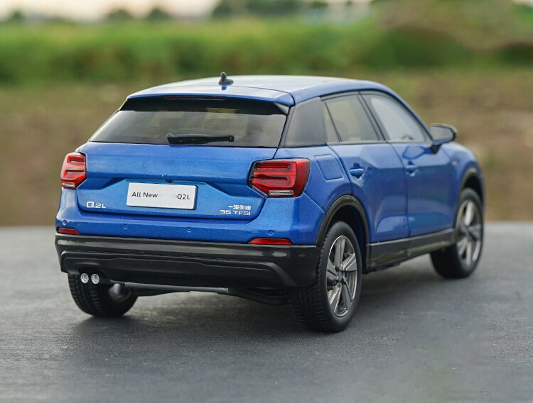 Die-casting 1:18 Scale Brand New Q2L 2019 Model Simulation Alloy Car Model SUV Off-road Toy Car Adult & Child Christmas Gift Hot Die-casting 1:18 Scale Brand New Q2L 2019 Model Simulation Alloy Car Model SUV Off-road Toy Car Adult & Child Christmas Gift Hot