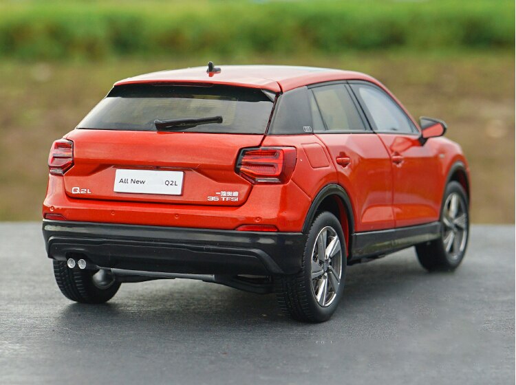 Die-casting 1:18 Scale Brand New Q2L 2019 Model Simulation Alloy Car Model SUV Off-road Toy Car Adult & Child Christmas Gift Hot Die-casting 1:18 Scale Brand New Q2L 2019 Model Simulation Alloy Car Model SUV Off-road Toy Car Adult & Child Christmas Gift Hot