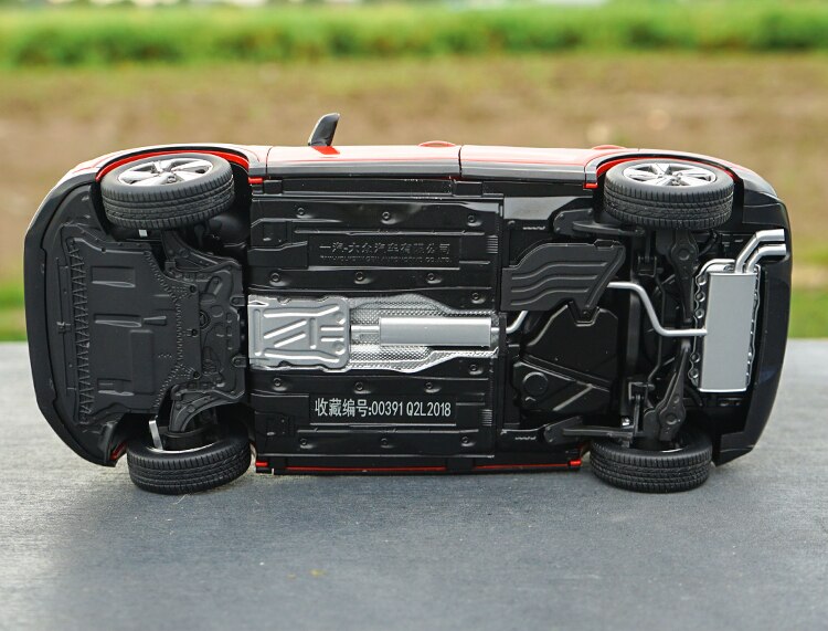 Die-casting 1:18 Scale Brand New Q2L 2019 Model Simulation Alloy Car Model SUV Off-road Toy Car Adult & Child Christmas Gift Hot Die-casting 1:18 Scale Brand New Q2L 2019 Model Simulation Alloy Car Model SUV Off-road Toy Car Adult & Child Christmas Gift Hot