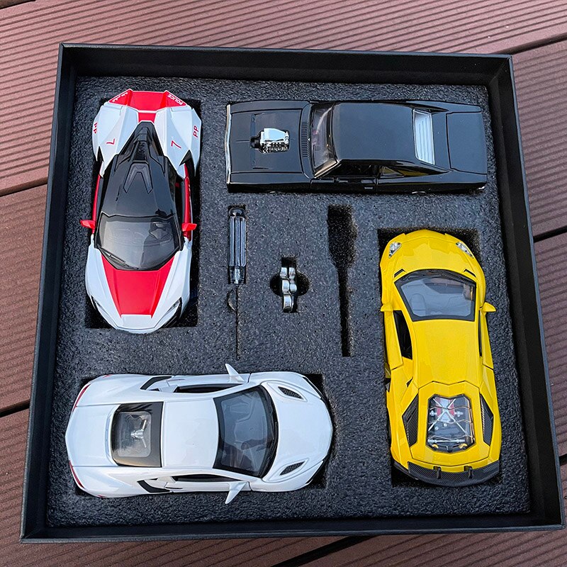 Simulation Diecast 1/32 Scale Supercar Model Classic Alloy Car Boy Metal Toy Vehicle Valentine's Day Gift Souvenir Ornaments Hot