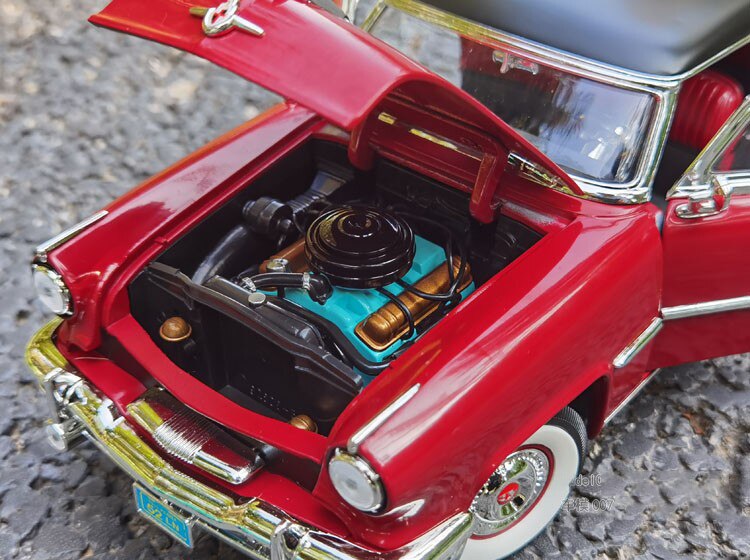 1:18 1952 Lincoln Capri Coupe Simulation Alloy Classic Car Model Boy Girl Toy Collection Gift Die-cast Model Red Green Ornaments 1:18 1952 Lincoln Capri Coupe Simulation Alloy Classic Car Model Boy Girl Toy Collection Gift Die-cast Model Red Green Ornaments