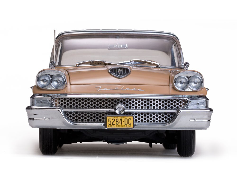 Diecast Alloy Vehicle 1:18 Scale 1958 Ford 500 Car Model Adult Collection Decoration Souvenir Ornaments Vehicle Toy Gift Display Diecast Alloy Vehicle 1:18 Scale 1958 Ford 500 Car Model Adult Collection Decoration Souvenir Ornaments Vehicle Toy Gift Display