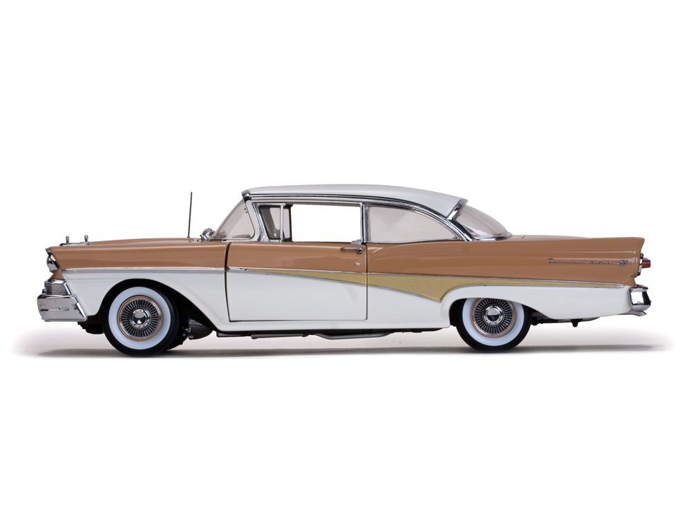 Diecast Alloy Vehicle 1:18 Scale 1958 Ford 500 Car Model Adult Collection Decoration Souvenir Ornaments Vehicle Toy Gift Display Diecast Alloy Vehicle 1:18 Scale 1958 Ford 500 Car Model Adult Collection Decoration Souvenir Ornaments Vehicle Toy Gift Display