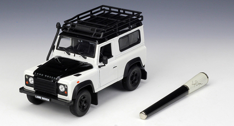 WELLY Diecast 1/24 Scale Land Rover Defender Classic Sports Car Simulation Alloy Vehicle Model Metal Child Toy Gift Ornament Hot WELLY Diecast 1/24 Scale Land Rover Defender Classic Sports Car Simulation Alloy Vehicle Model Metal Child Toy Gift Ornament Hot