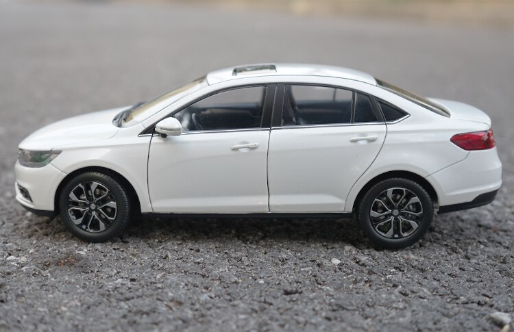 Die-casting 1:18 Ratio Alloy Junpai A50 Simulation Metal Car Model Decoration Display Adult Collection & Child Toy Car Die-casting 1:18 Ratio Alloy Junpai A50 Simulation Metal Car Model Decoration Display Adult Collection & Child Toy Car