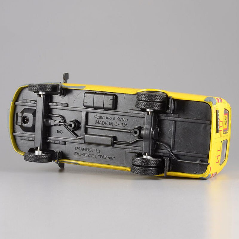 1:43 scale alloy vehicle Russian car die-cast passenger car business car car model adult child boy toy collection gift show 1:43 scale alloy vehicle Russian car die-cast passenger car business car car model adult child boy toy collection gift show