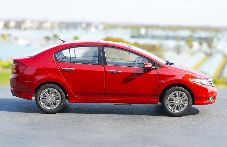 NEW Red 1/18 CITY Car Model Alloy Diecast Metal Vehicle Toys for Adult Children Boys Toy Gifts Collection Display Souvenir Show