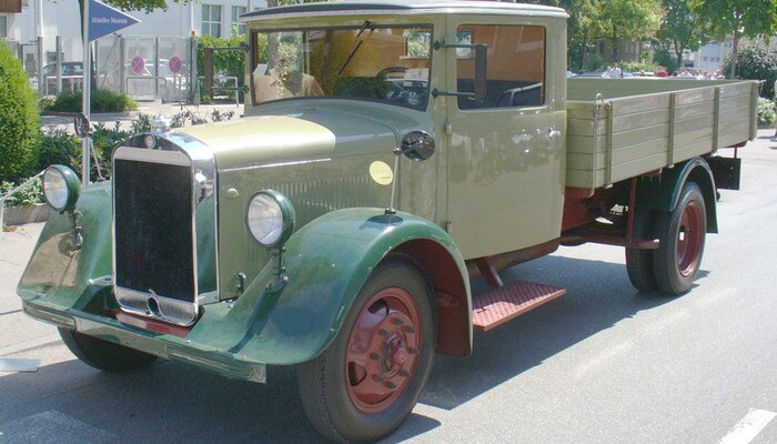 1:18 Scale Old Lkw Truck Transporter LO2750 Tarpaulin Version 1933-1936 Alloy Simulation Die-cast Collection Souvenir Car Model