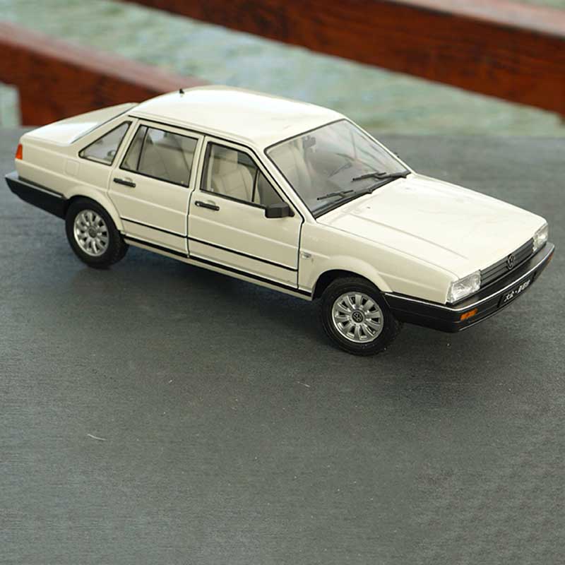1/18 scale die-cast alloy car classic private car model adult children toys gift collection home interior decoration display 1/18 scale die-cast alloy car classic private car model adult children toys gift collection home interior decoration display
