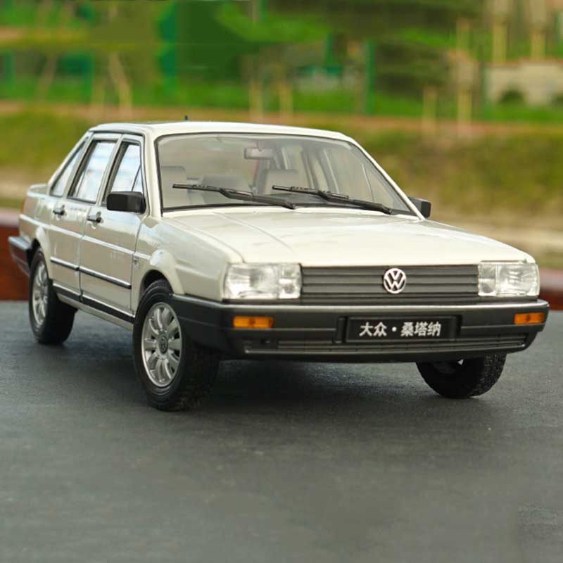 1/18 scale die-cast alloy car classic private car model adult children toys gift collection home interior decoration display 1/18 scale die-cast alloy car classic private car model adult children toys gift collection home interior decoration display