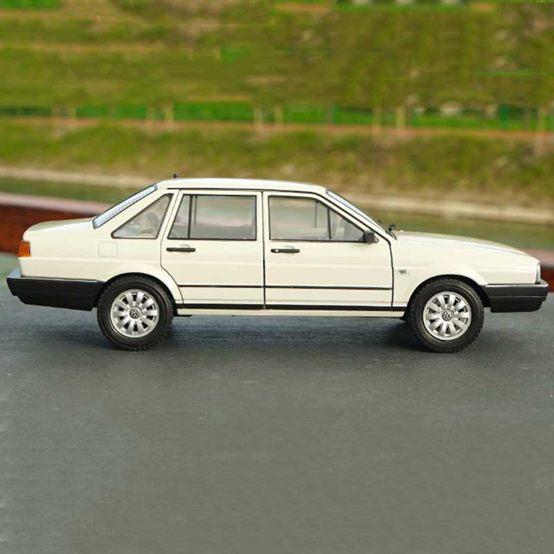 1/18 scale die-cast alloy car classic private car model adult children toys gift collection home interior decoration display 1/18 scale die-cast alloy car classic private car model adult children toys gift collection home interior decoration display