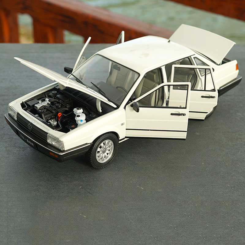 1/18 scale die-cast alloy car classic private car model adult children toys gift collection home interior decoration display 1/18 scale die-cast alloy car classic private car model adult children toys gift collection home interior decoration display