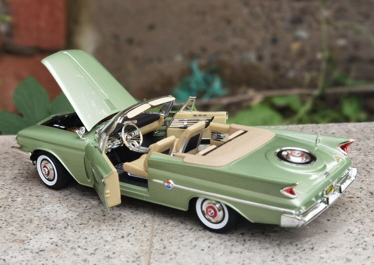 Die-casting 1:18 Scale 1960 Chrysler 300fc Classic Car Auto Model Simulation Alloy Family Car Collection Display Toy Decoration Die-casting 1:18 Scale 1960 Chrysler 300fc Classic Car Auto Model Simulation Alloy Family Car Collection Display Toy Decoration
