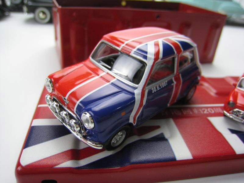 Diecast 1:43 Scale Mini Alloy Car Toy Model Comes With 1:72 Mini Hong Kong Return Commemorative Edition Fan Gift Decorations Diecast 1:43 Scale Mini Alloy Car Toy Model Comes With 1:72 Mini Hong Kong Return Commemorative Edition Fan Gift Decorations