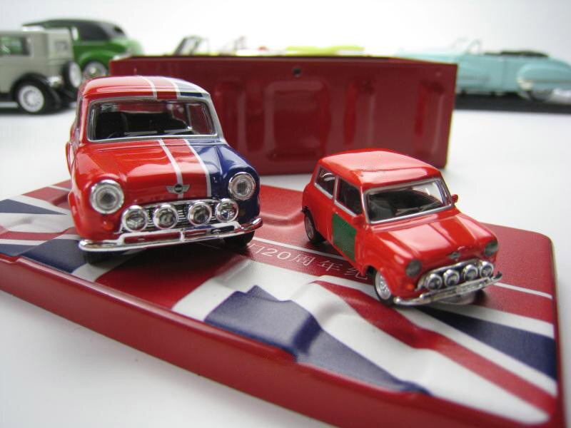Diecast 1:43 Scale Mini Alloy Car Toy Model Comes With 1:72 Mini Hong Kong Return Commemorative Edition Fan Gift Decorations Diecast 1:43 Scale Mini Alloy Car Toy Model Comes With 1:72 Mini Hong Kong Return Commemorative Edition Fan Gift Decorations