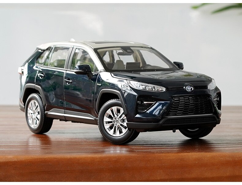 Die-casting 1:18 Scale Faw Toyota Wilanda 2020 New Off-road Suv Alloy Simulation Car Model Collection Decoration Boys Gifts Toys