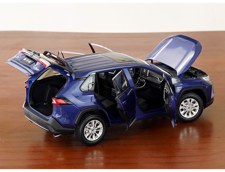 Die-casting 1:18 Scale Faw Toyota Wilanda 2020 New Off-road Suv Alloy Simulation Car Model Collection Decoration Boys Gifts Toys