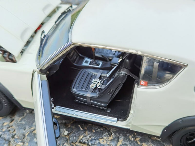 Kyosho 1/18 Scale Nissan Skyline 2000gt-r (kpgc110) Simulation Alloy Car Model Home Decoration Collection Gift Souvenir