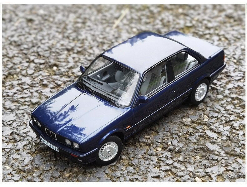 1988 325i Alloy Car Children's Toy 1/18 Scale Simulation Die-casting Car Model Collection Static Ornament For Boys Gifts Hot