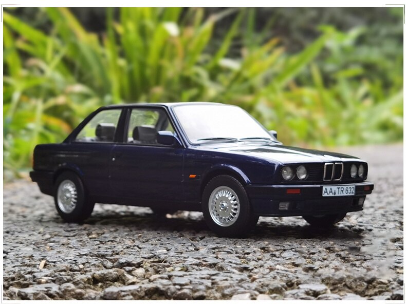 1988 325i Alloy Car Children's Toy 1/18 Scale Simulation Die-casting Car Model Collection Static Ornament For Boys Gifts Hot