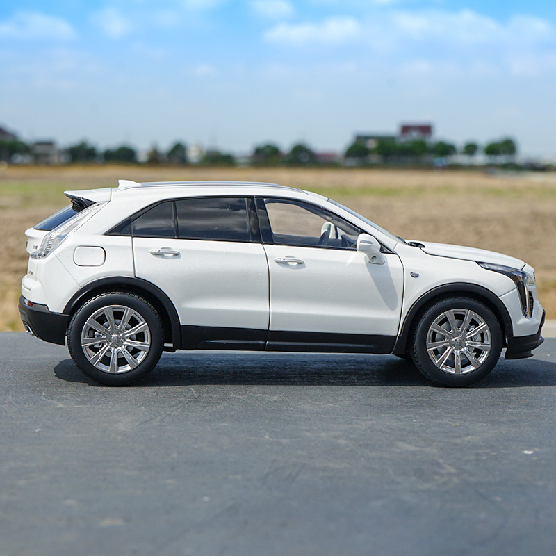 Car model 1:18 scale simulation XT4 alloy car SUV model metal car toy collection display souvenir gift off-road vehicle display