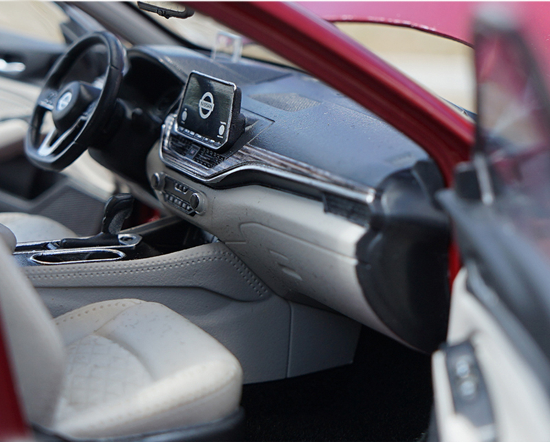 1:18 scale simulation 7th generation Tian na car model die-cast alloy car toy child adult collection gift indoor display