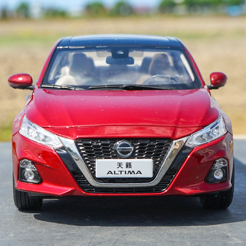 1:18 scale simulation 7th generation Tian na car model die-cast alloy car toy child adult collection gift indoor display