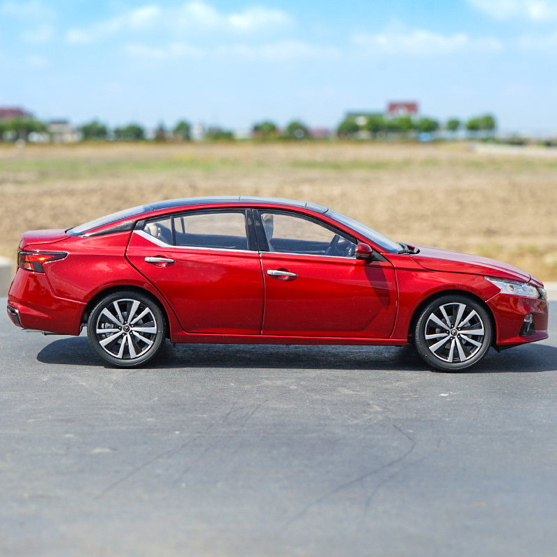 1:18 scale simulation 7th generation Tian na car model die-cast alloy car toy child adult collection gift indoor display