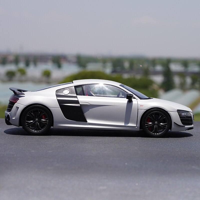 Diecast 1:18 Scale KYOSHO R8GT Simulation Alloy Car Model Collection Decoration Gift Toy Car