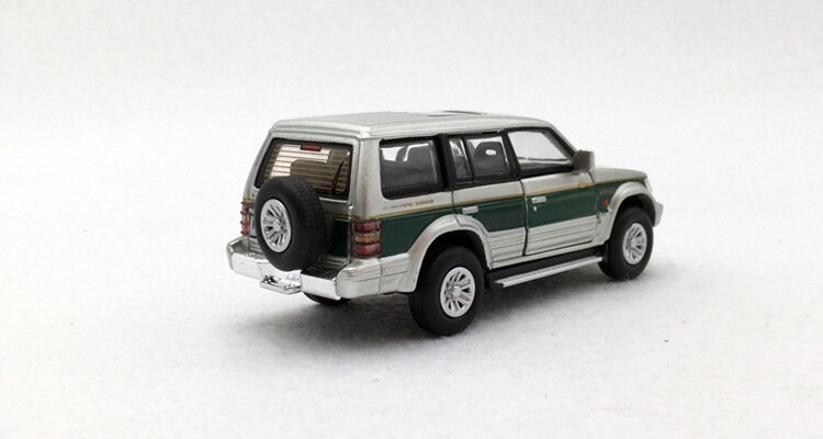 1:64 proportion alloy die-casting vehicle metal pajero car SUV off-road vehicle model adult child boys toys gift collect display