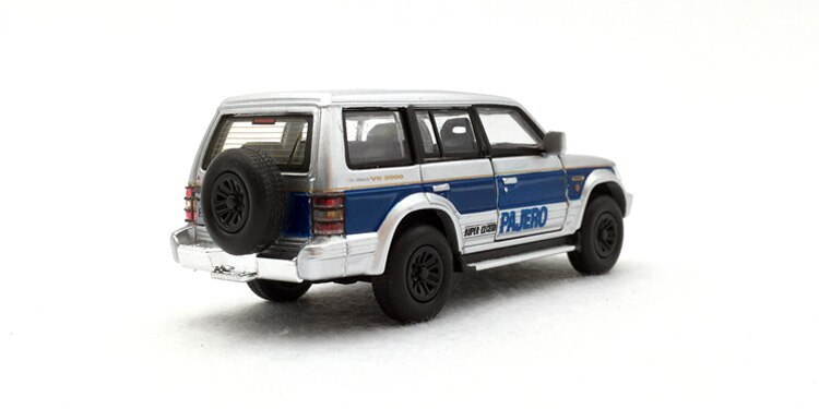 1:64 proportion alloy die-casting vehicle metal pajero car SUV off-road vehicle model adult child boys toys gift collect display