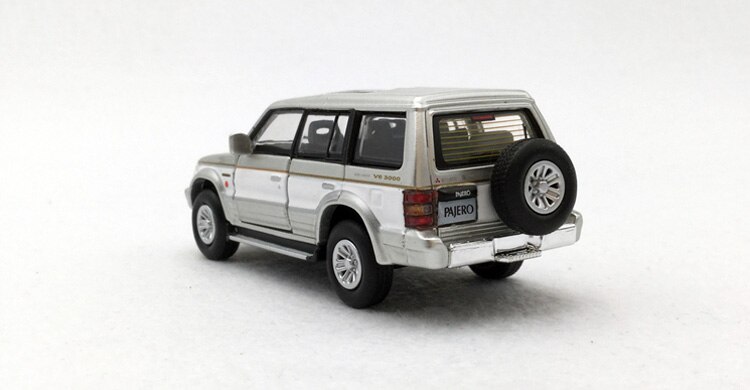 1:64 proportion alloy die-casting vehicle metal pajero car SUV off-road vehicle model adult child boys toys gift collect display