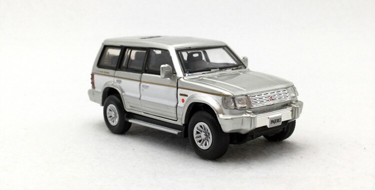 1:64 proportion alloy die-casting vehicle metal pajero car SUV off-road vehicle model adult child boys toys gift collect display