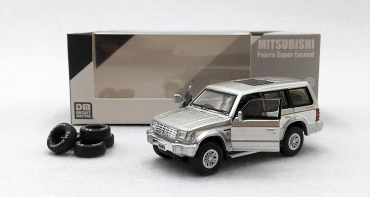 1:64 proportion alloy die-casting vehicle metal pajero car SUV off-road vehicle model adult child boys toys gift collect display