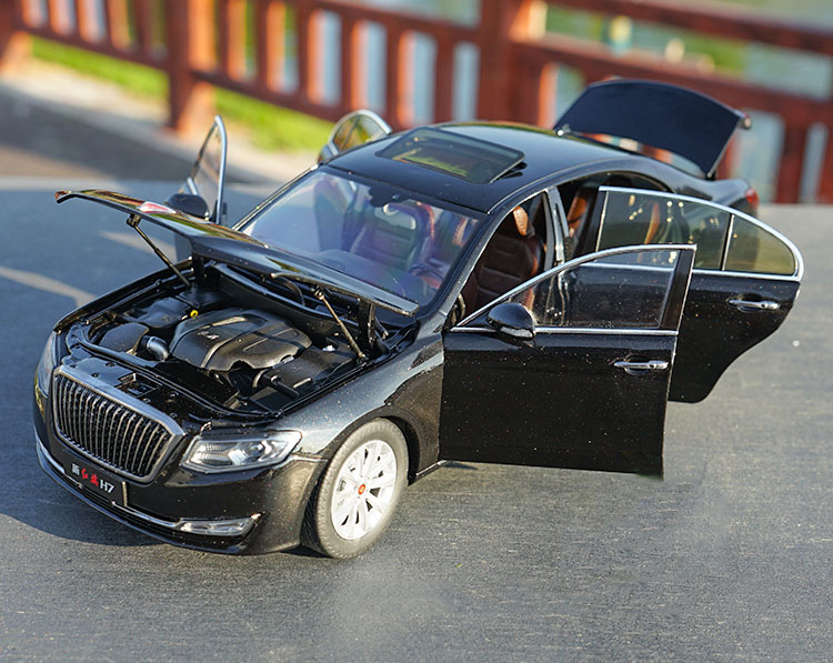 1:18 Diecast Red Flag H7 Review Car 2017 Alloy Vehicle Model Police Cars Ornaments Collection Decoration Souvenir Display