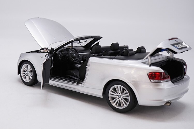 Die-casting 1:18 Scale Simulation Alloy Convertible Car Car Model Adult Collection Display Items & Kids Holiday Gifts Fan Gifts Die-casting 1:18 Scale Simulation Alloy Convertible Car Car Model Adult Collection Display Items & Kids Holiday Gifts Fan Gifts