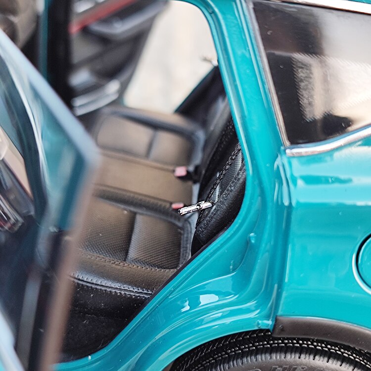 Die-cast 1:18 Scale Chery 2020 Tiggo 7 Off-road Vehicle Suv Alloy Simulation Car Model Collection Home Decoration Adult Toy Car