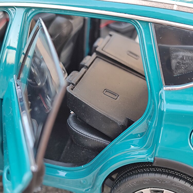 Die-cast 1:18 Scale Chery 2020 Tiggo 7 Off-road Vehicle Suv Alloy Simulation Car Model Collection Home Decoration Adult Toy Car