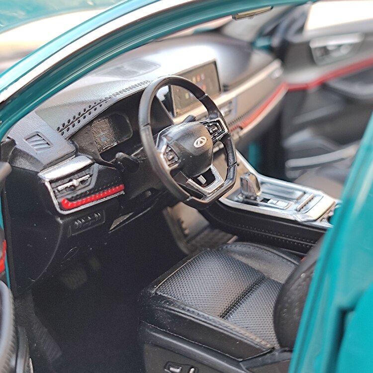 Die-cast 1:18 Scale Chery 2020 Tiggo 7 Off-road Vehicle Suv Alloy Simulation Car Model Collection Home Decoration Adult Toy Car