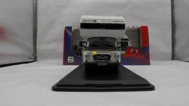 Diecast Alloy 1:43 Scale Former Soviet Union Barkas B1000 1973 Touring Car Simulation Alloy Car Model Collection Home Decoration