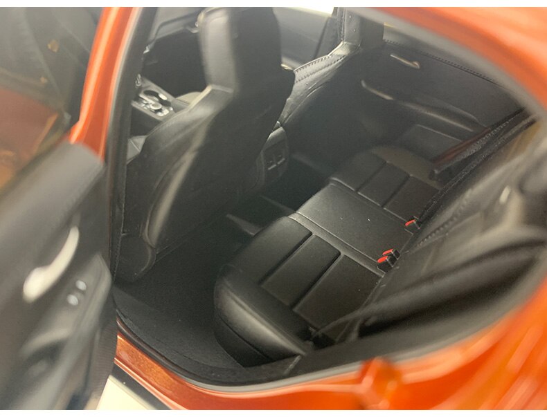 Cadillac XT4 Car Model 1/18 Scale Off-road SUV Alloy Simulation Collection Souvenir Static Ornaments Adult Gift Collection