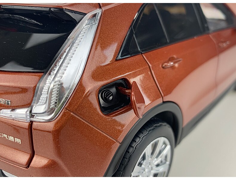 Cadillac XT4 Car Model 1/18 Scale Off-road SUV Alloy Simulation Collection Souvenir Static Ornaments Adult Gift Collection