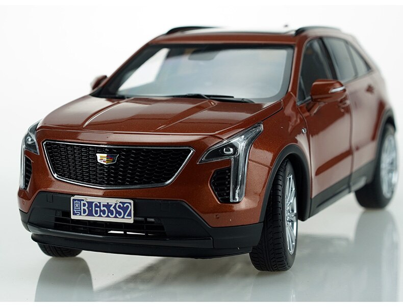 Cadillac XT4 Car Model 1/18 Scale Off-road SUV Alloy Simulation Collection Souvenir Static Ornaments Adult Gift Collection