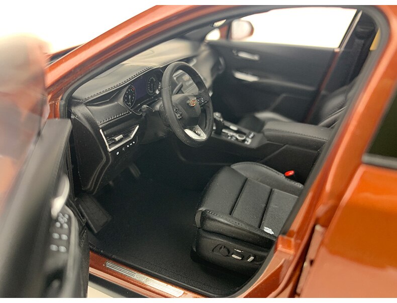 Cadillac XT4 Car Model 1/18 Scale Off-road SUV Alloy Simulation Collection Souvenir Static Ornaments Adult Gift Collection